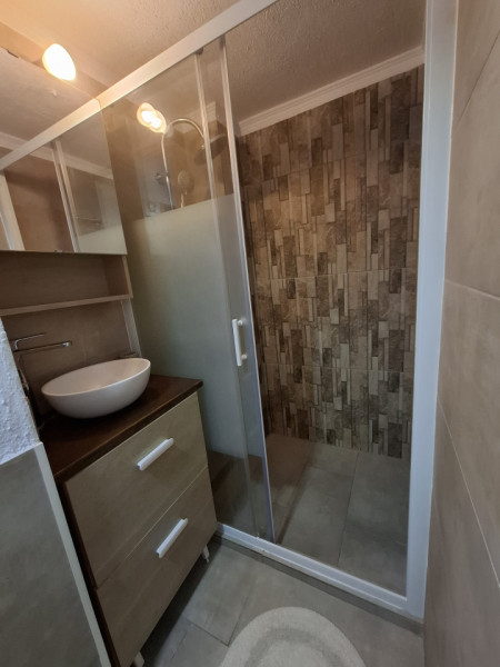 Închiriere garsonieră MODERNĂ, în Valea Voievozilor, pe strada Livada cu Pruni