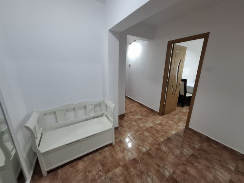 ÎNCHIRIERE APARTAMENT 3 CAMERE MODERN, CENTRAL, ETAJ 2