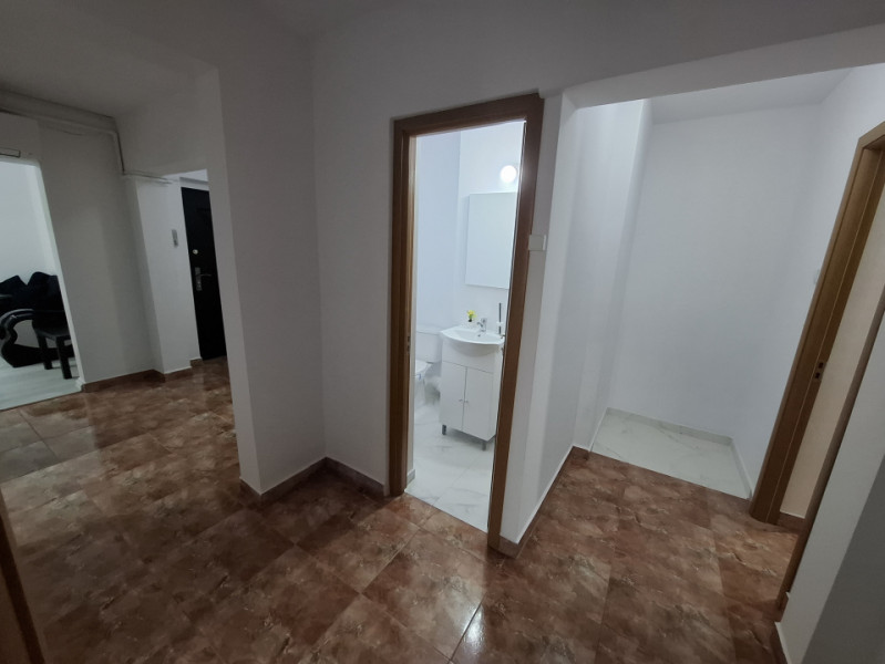 ÎNCHIRIERE APARTAMENT 3 CAMERE MODERN, CENTRAL, ETAJ 2