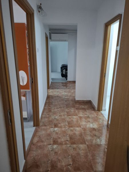 ÎNCHIRIERE APARTAMENT 3 CAMERE MODERN, CENTRAL, ETAJ 2