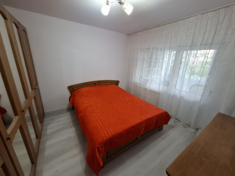 ÎNCHIRIERE APARTAMENT 3 CAMERE MODERN, CENTRAL, ETAJ 2