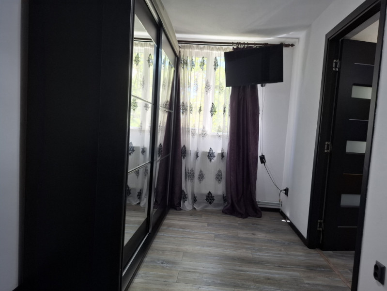 Comision 0 - vanzare apartament 3 camere, etaj 2, micro 9 Targoviste