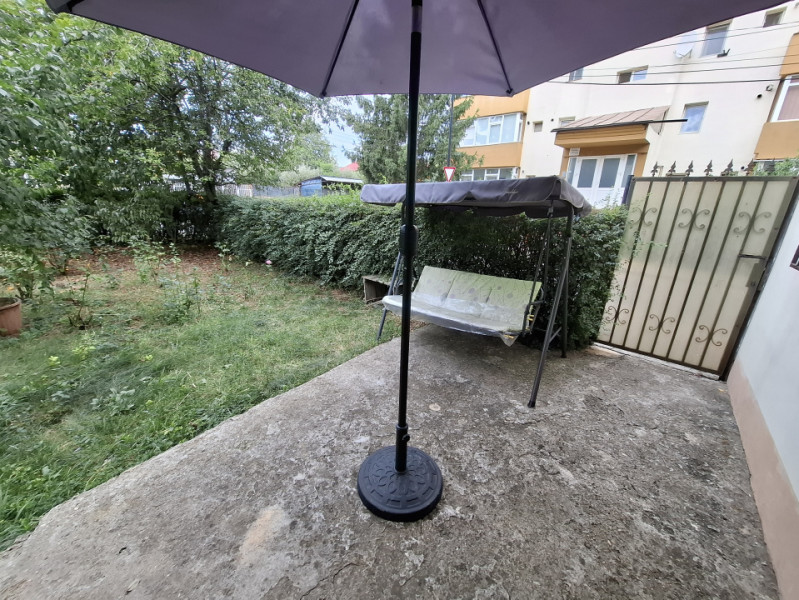 Inchiriere apartament cu 3 camere cu destinatia comercial