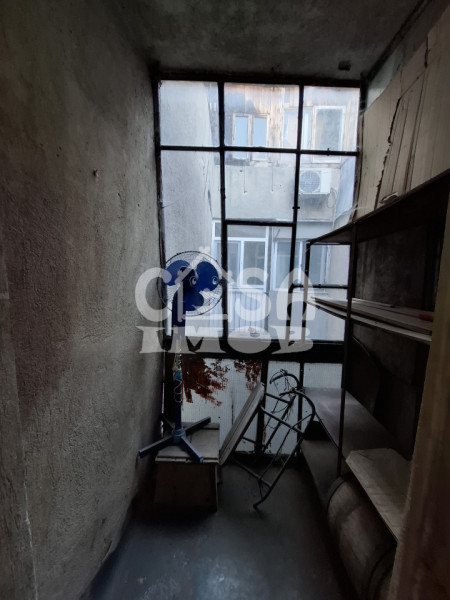 APARTAMENT 3 camere la preț de 2, DECOMANDAT, etaj 9, Micro 6, Târgoviște