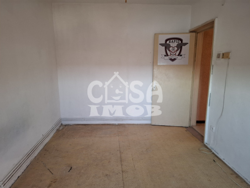 APARTAMENT 3 camere la preț de 2, DECOMANDAT, etaj 9, Micro 6, Târgoviște