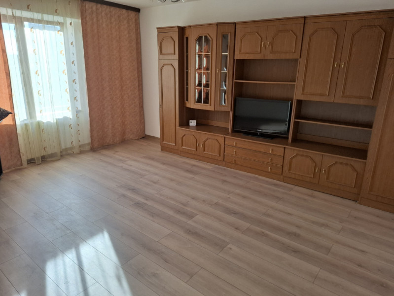 Închiriere garsonieră, Cal. București, etaj 4, Târgoviște