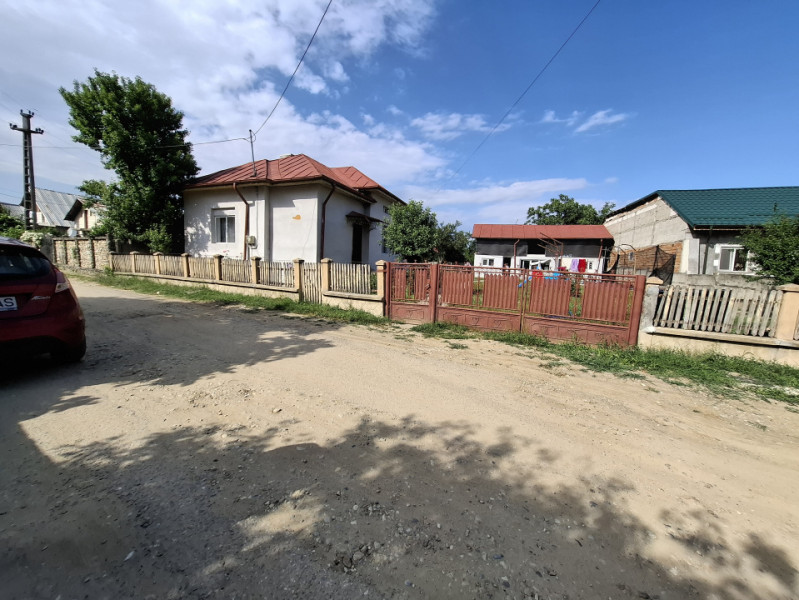 Comision 0 - Casă aproape de pădure în com. Dragomiresti, sat Ungureni