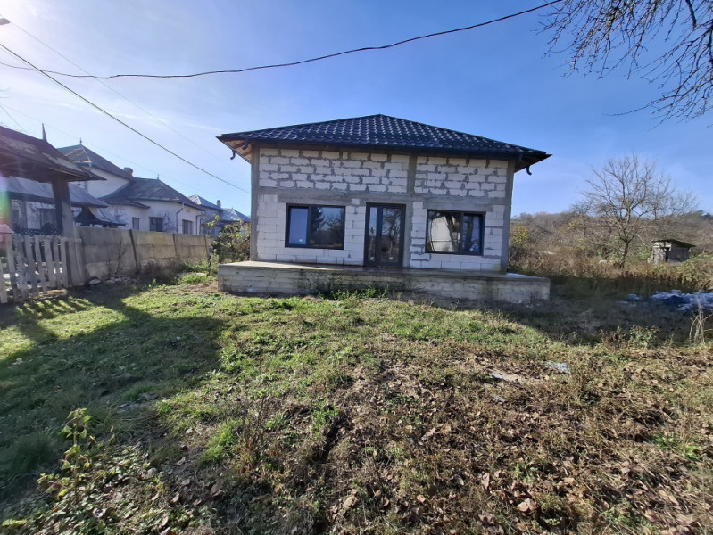 Vanzare casa la gri in comuna Tatarani, jud. Dambovita