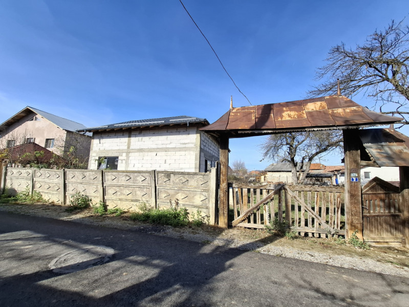 Vanzare casa la gri in comuna Tatarani, jud. Dambovita