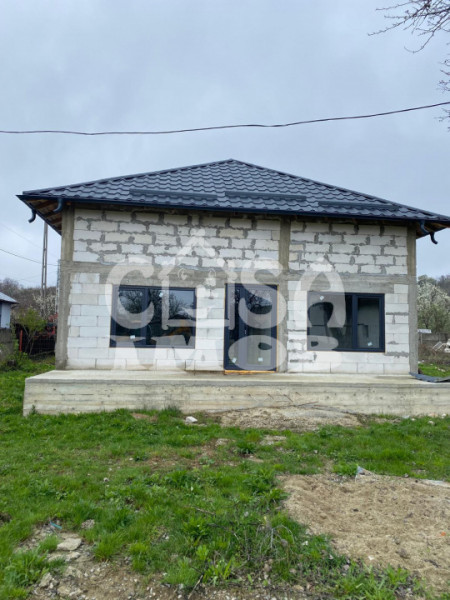 Vanzare casa la gri in comuna Tatarani, jud. Dambovita