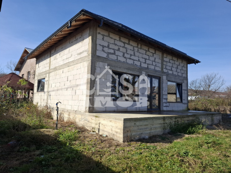 Vanzare casa la gri in comuna Tatarani, jud. Dambovita