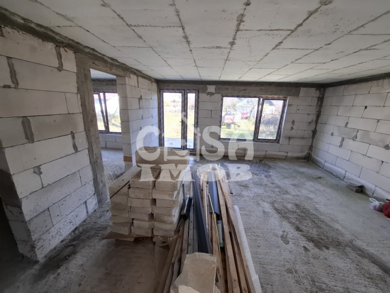 Vanzare casa la gri in comuna Tatarani, jud. Dambovita