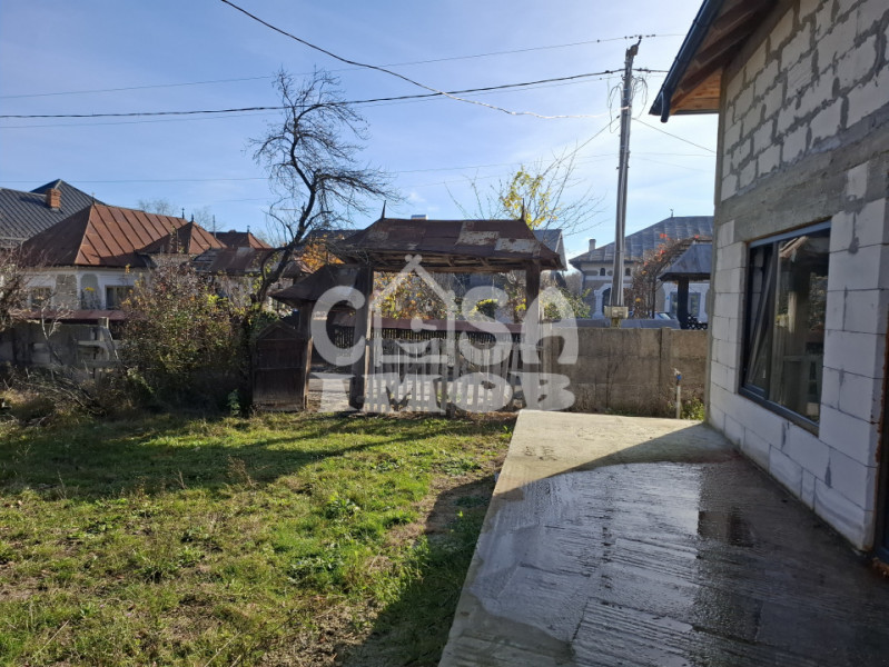 Vanzare casa la gri in comuna Tatarani, jud. Dambovita