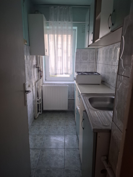 Vanzare apartament 2 camere, confort 2, etaj 2, micro 6, Targoviste