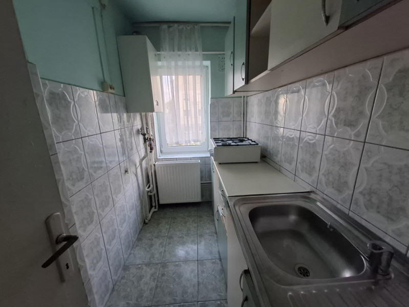 Vanzare apartament 2 camere, confort 2, etaj 2, micro 6, Targoviste