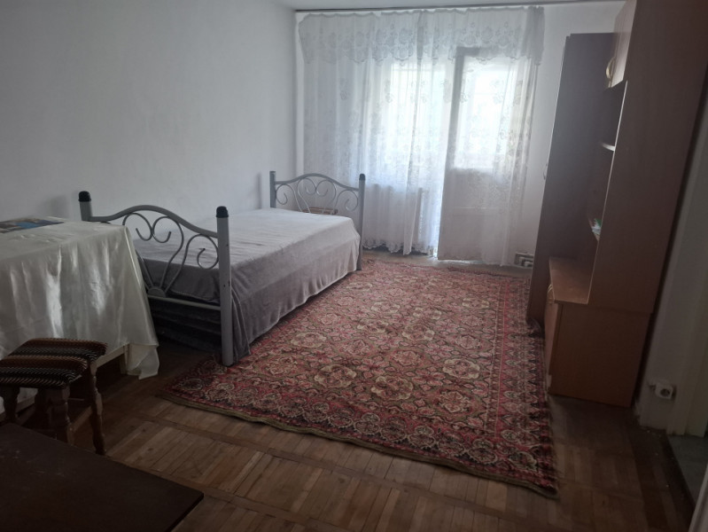 Vanzare apartament 2 camere, confort 2, etaj 2, micro 6, Targoviste
