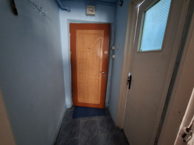 Vanzare apartament 2 camere, confort 2, etaj 2, micro 6, Targoviste