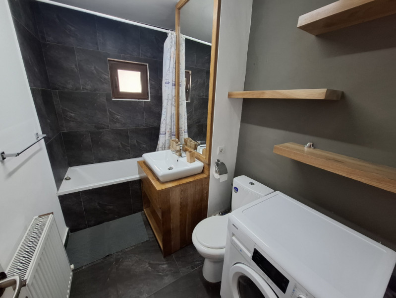 Închiriere apartament deosebit, 2 camere, etaj 2 în Târgoviște