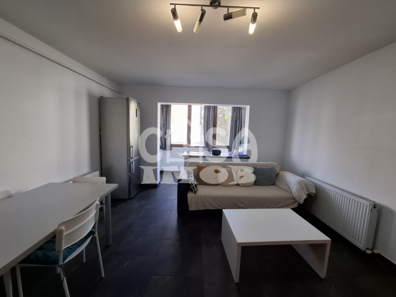 Închiriere apartament deosebit, 3 camere (transformat din 2)etaj 2 în Târgoviște