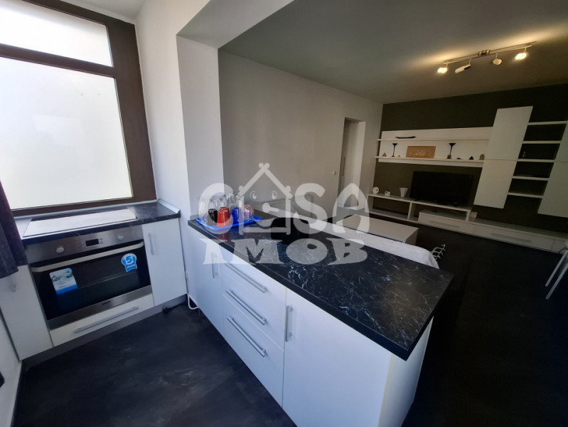 Închiriere apartament deosebit, 3 camere (transformat din 2)etaj 2 în Târgoviște