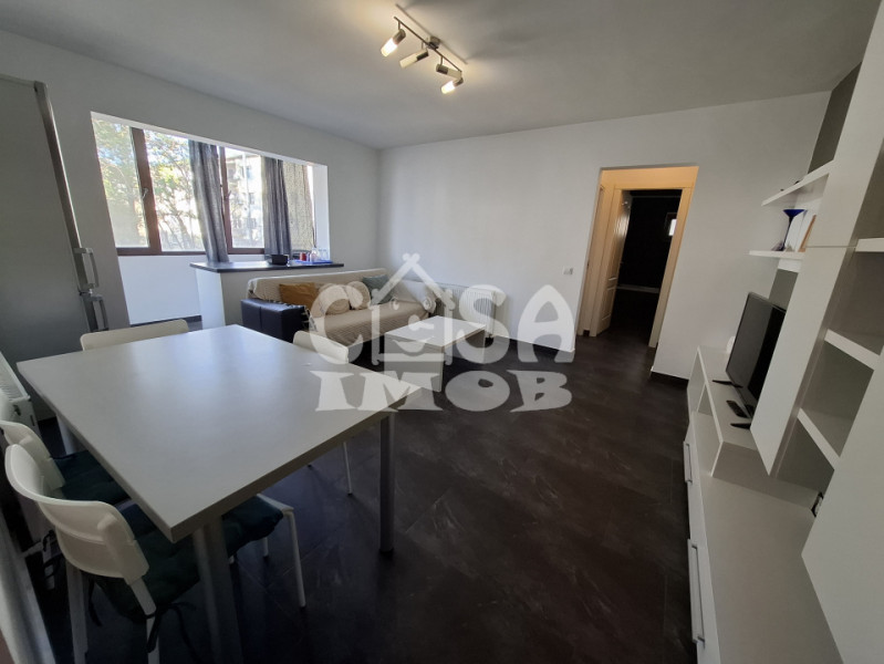 Închiriere apartament deosebit, 3 camere (transformat din 2)etaj 2 în Târgoviște