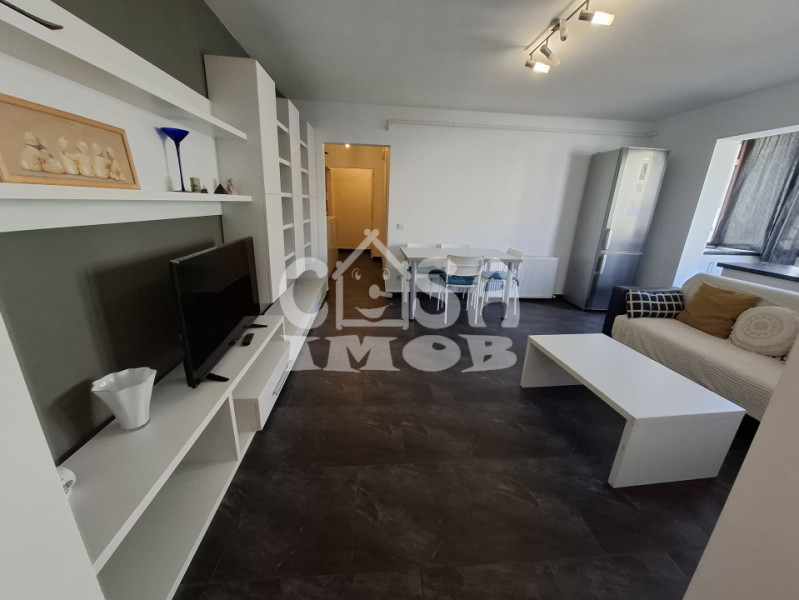 Închiriere apartament deosebit, 3 camere (transformat din 2)etaj 2 în Târgoviște
