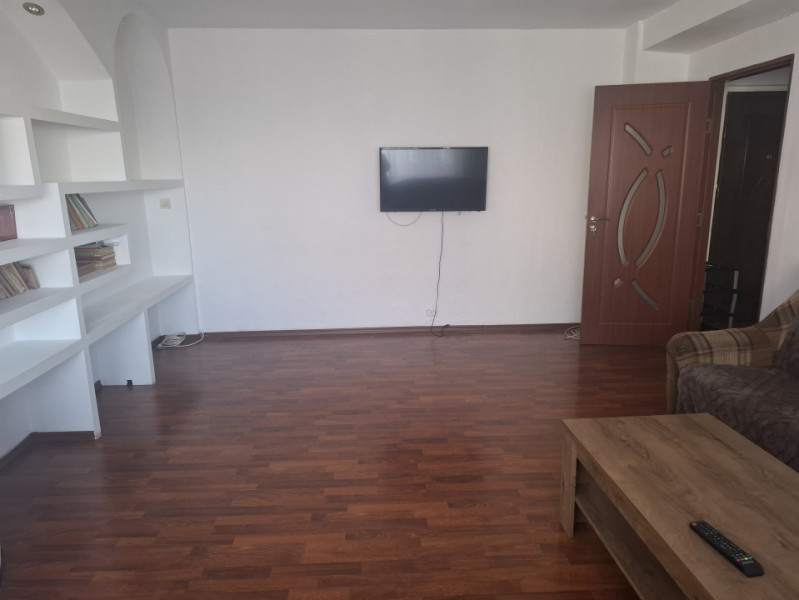 Închiriere apartament 3 camere, decomandat, micro 3 Târgoviște