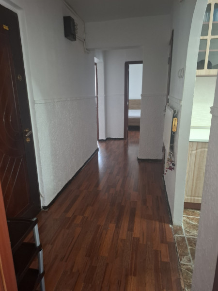 Închiriere apartament 3 camere, decomandat, micro 3 Târgoviște