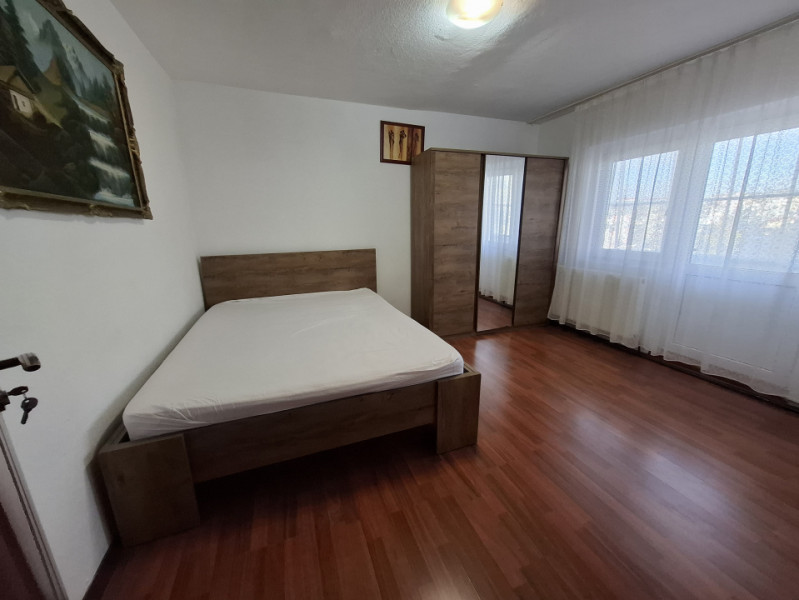 Închiriere apartament 3 camere, decomandat, micro 3 Târgoviște