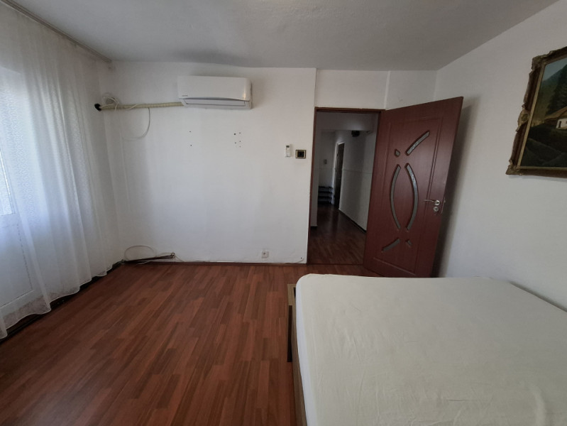 Închiriere apartament 3 camere, decomandat, micro 3 Târgoviște