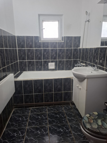 Închiriere apartament 3 camere, decomandat, micro 3 Târgoviște