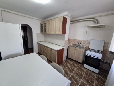 Închiriere apartament 3 camere, decomandat, micro 3 Târgoviște