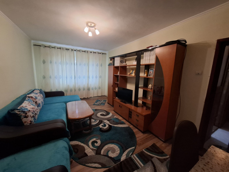 Comision 0 - Vanzare apartament 2 cam. decomandat, etaj 3, micro 12, Targoviste