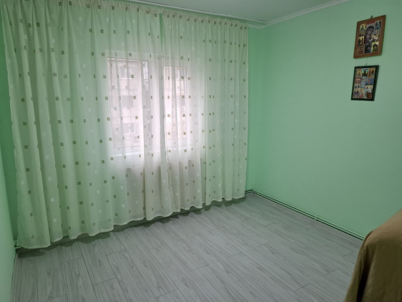 Comision 0 - Vanzare apartament 2 cam. decomandat, etaj 3, micro 12, Targoviste