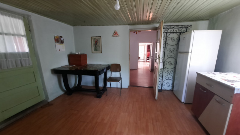  Vânzare casă și teren în oraș RĂCARI, jud.Dâmbovița