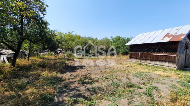  Vânzare casă și teren în oraș RĂCARI, jud.Dâmbovița