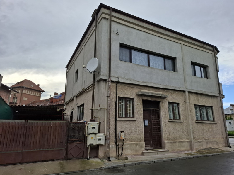 Închirirere apartament in vilă, ultracentral, Târgoviște