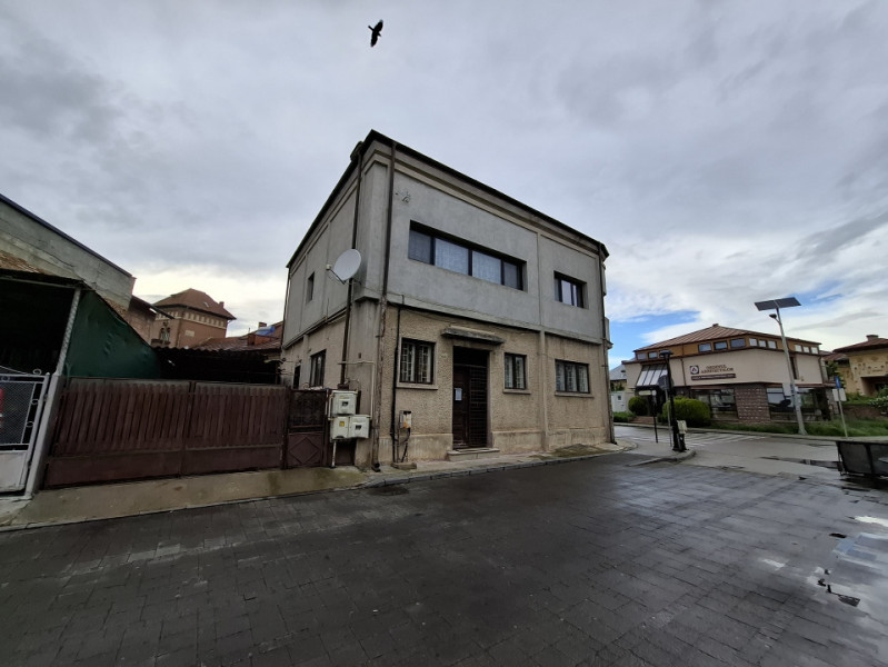 Închirirere apartament in vilă, ultracentral, Târgoviște