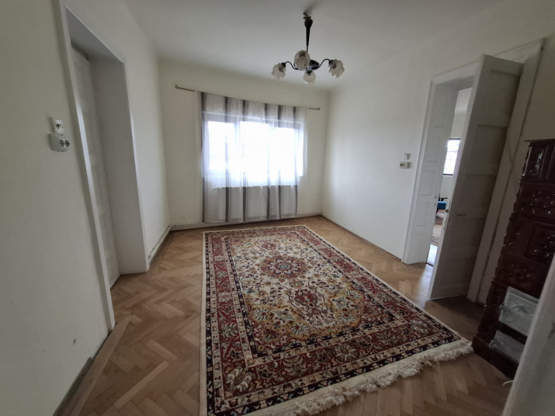 Închirirere apartament in vilă, ultracentral, Târgoviște