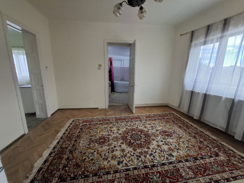 Închirirere apartament in vilă, ultracentral, Târgoviște