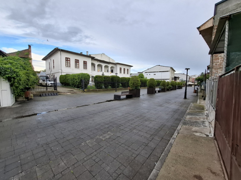 Închirirere apartament in vilă, ultracentral, Târgoviște