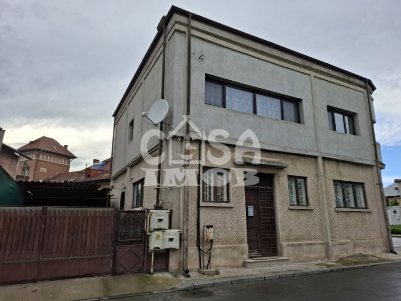 Închirirere apartament in vilă, ultracentral, Târgoviște