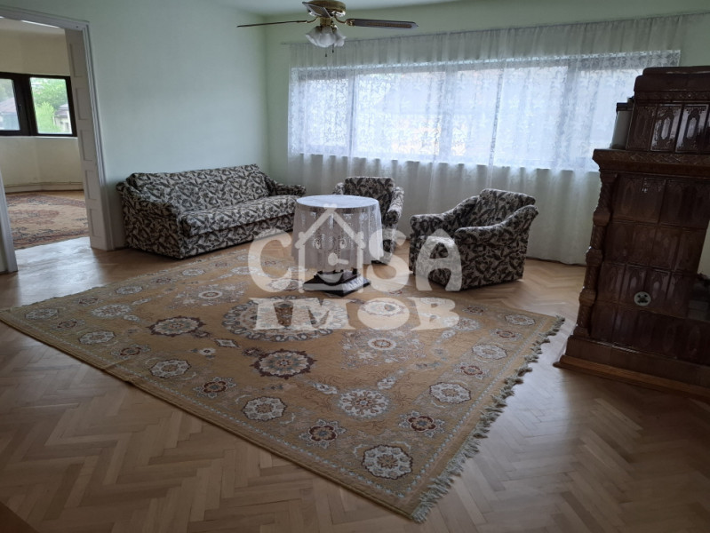 Închirirere apartament in vilă, ultracentral, Târgoviște
