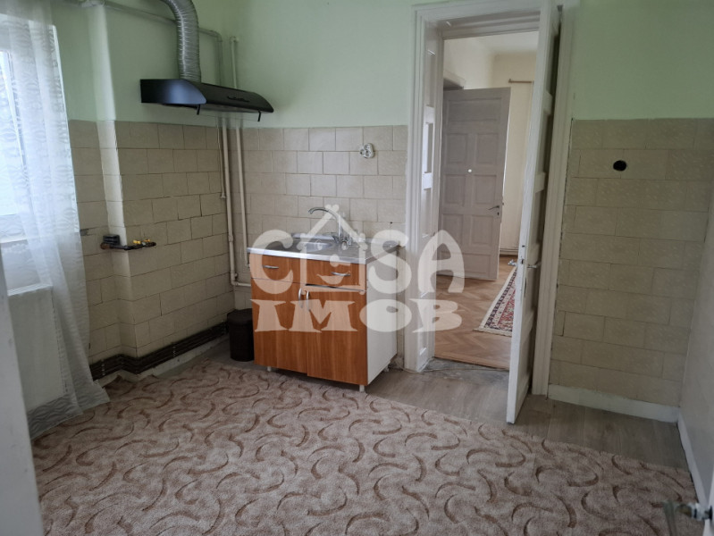 Închirirere apartament in vilă, ultracentral, Târgoviște