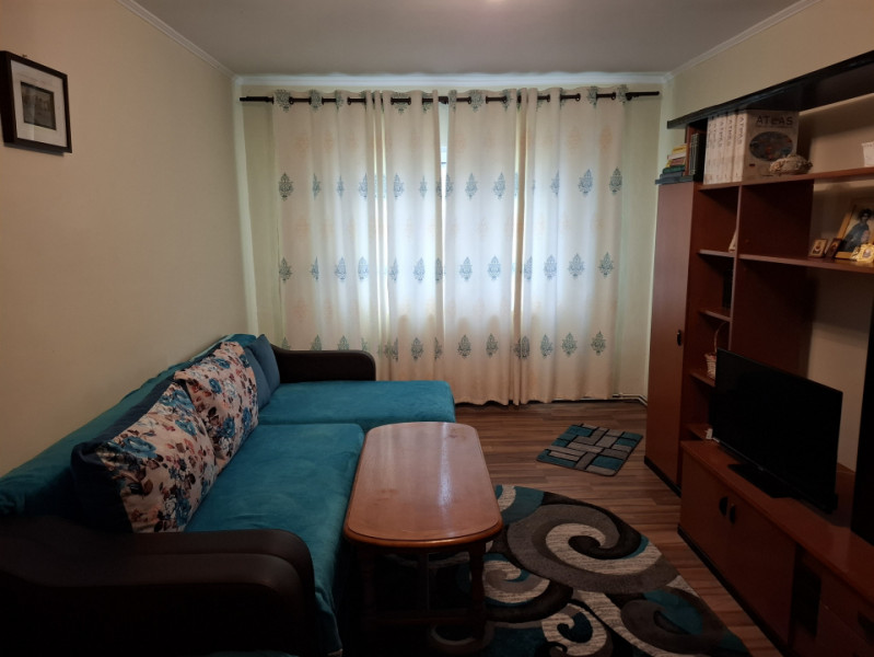 Comision 0 - Apartament 2 cam. decomandat, etaj 3, micro 12, Targoviste