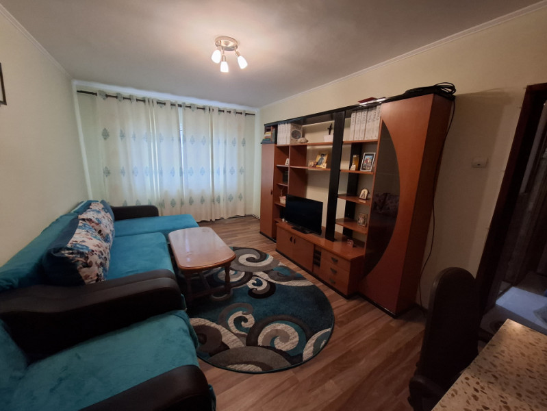 Comision 0 - Apartament 2 cam. decomandat, etaj 3, micro 12, Targoviste