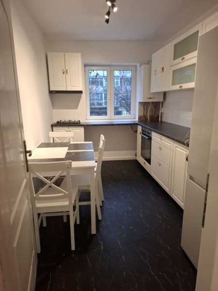 Închiriere apartament 3 camere, Bdul. Independenței, etaj 1, în Târgoviște