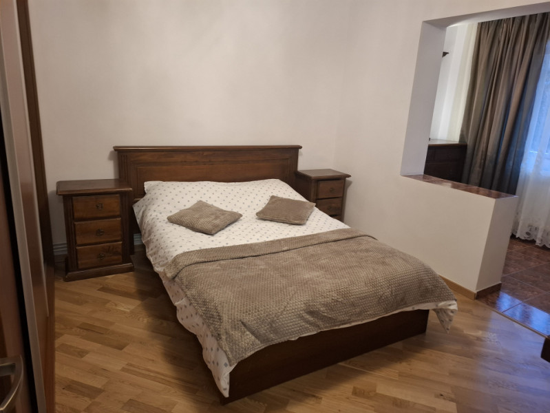Închiriere apartament 3 camere, Bdul. Independenței, etaj 1, în Târgoviște