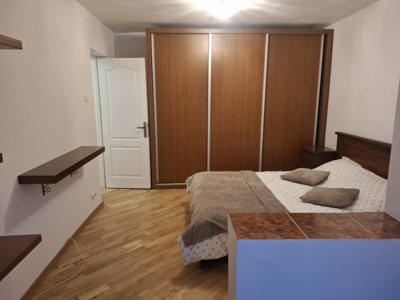 Închiriere apartament 3 camere, Bdul. Independenței, etaj 1, în Târgoviște