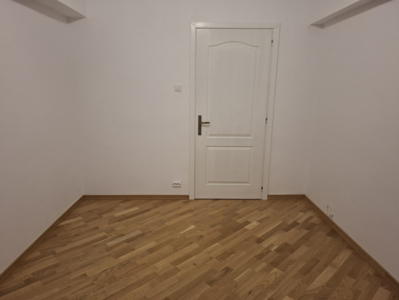 Închiriere apartament 3 camere, Bdul. Independenței, etaj 1, în Târgoviște